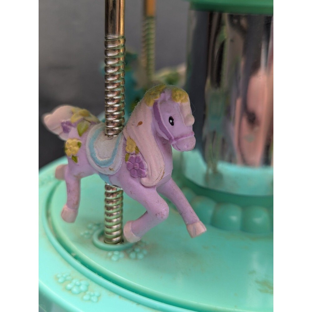 Vintage Music 'N Motion Carousel Music Box Horses Moose Mountain - Picture 2 of 10